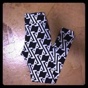 B&W tween LulaRoe leggings